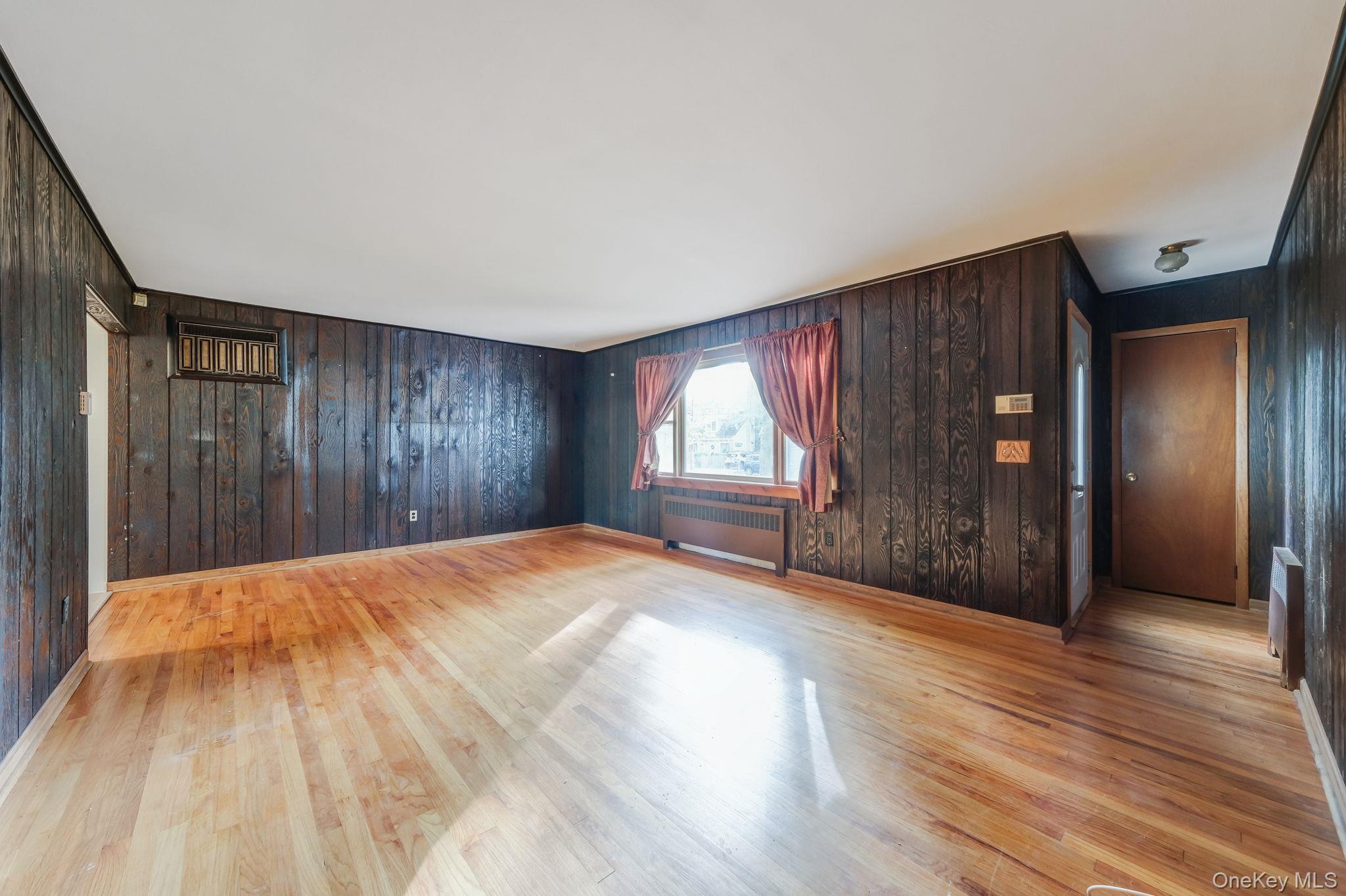 #12 photo, 175 Pleasant Street, Ronkonkoma , NY 11779