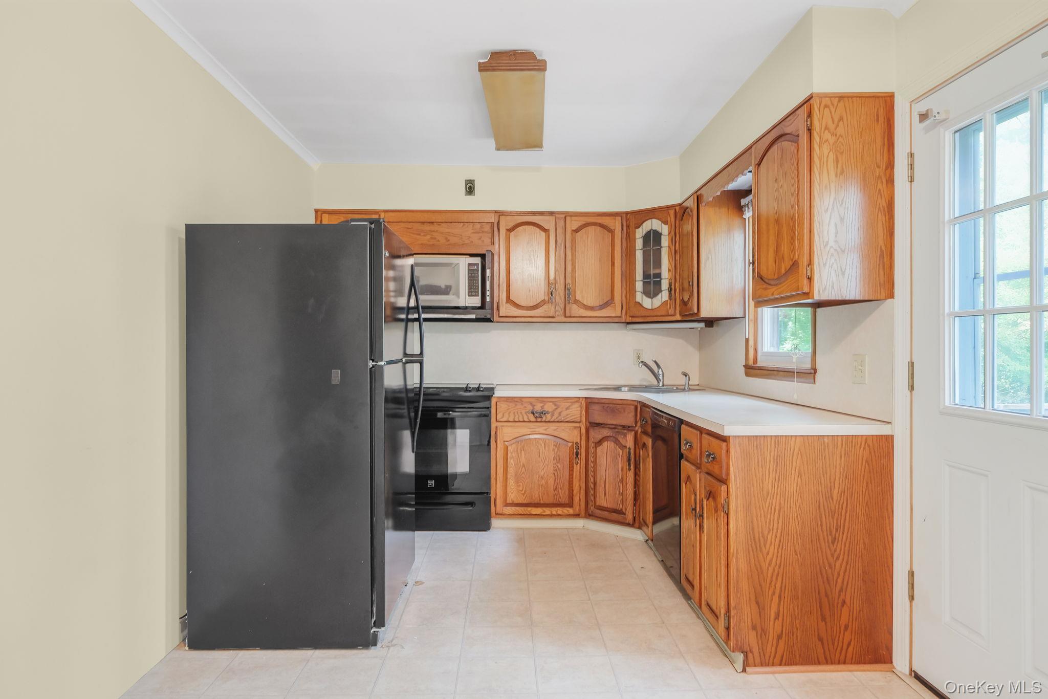 #16 photo, 175 Pleasant Street, Ronkonkoma , NY 11779