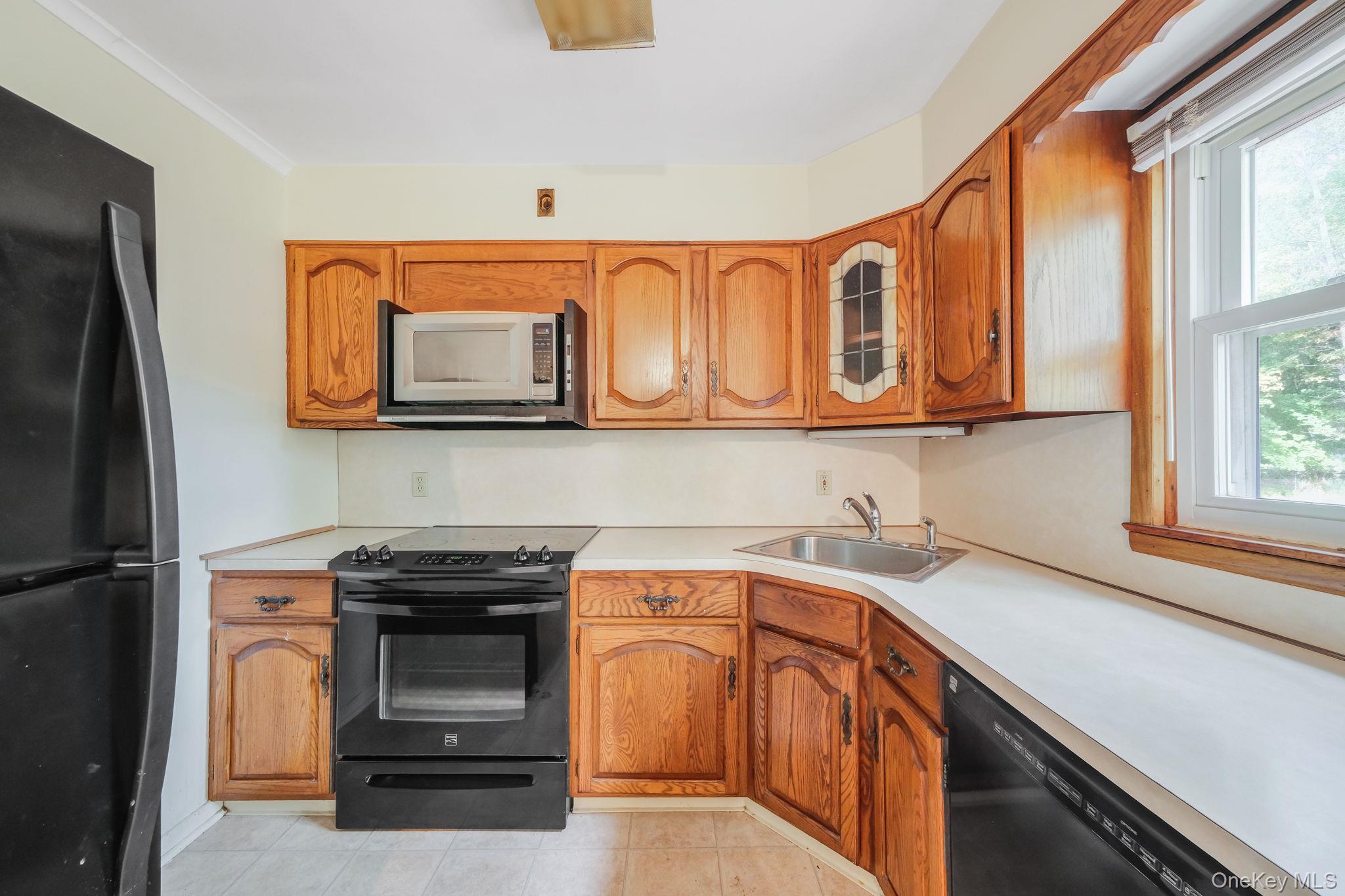 #19 photo, 175 Pleasant Street, Ronkonkoma , NY 11779