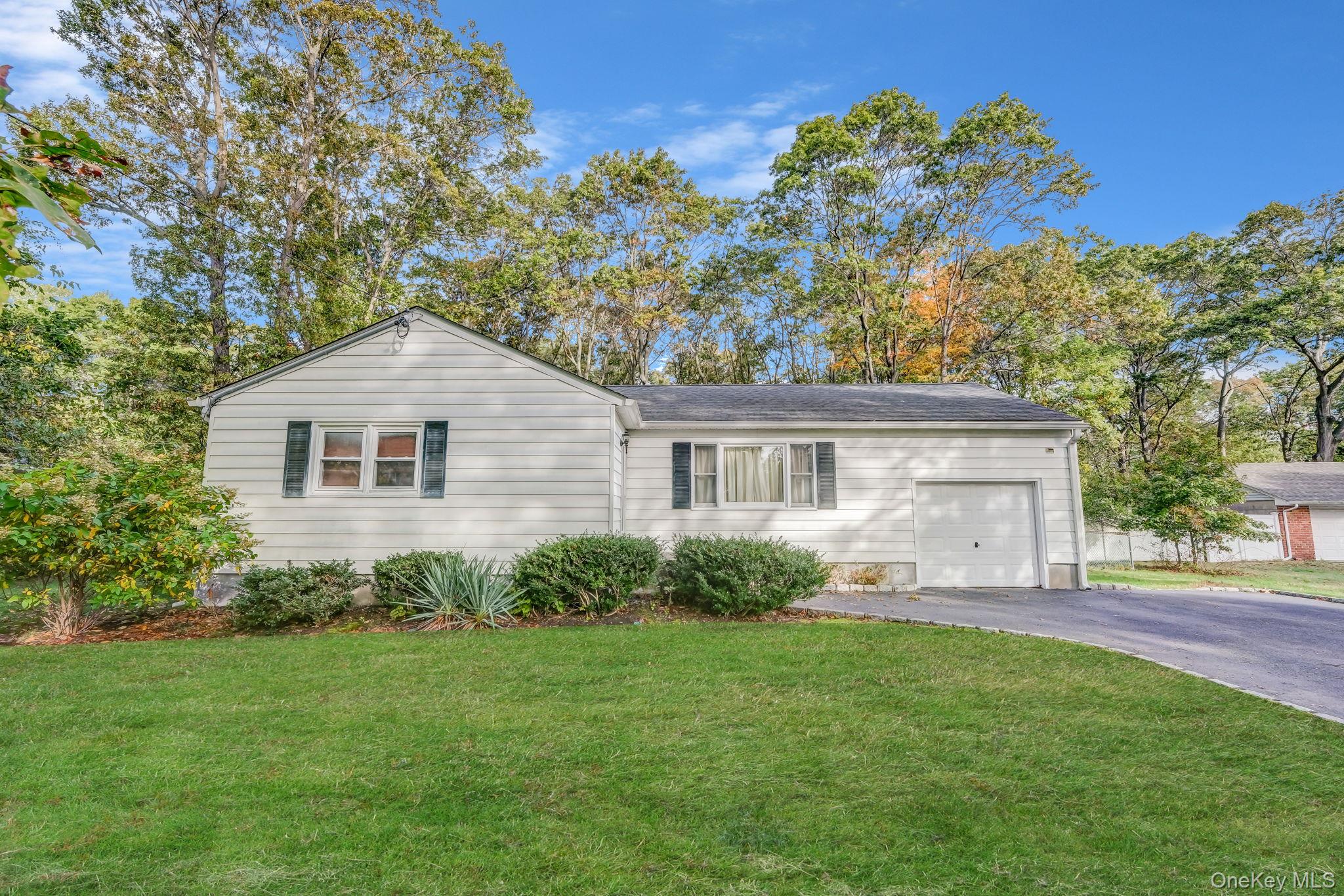 #2 photo, 175 Pleasant Street, Ronkonkoma , NY 11779