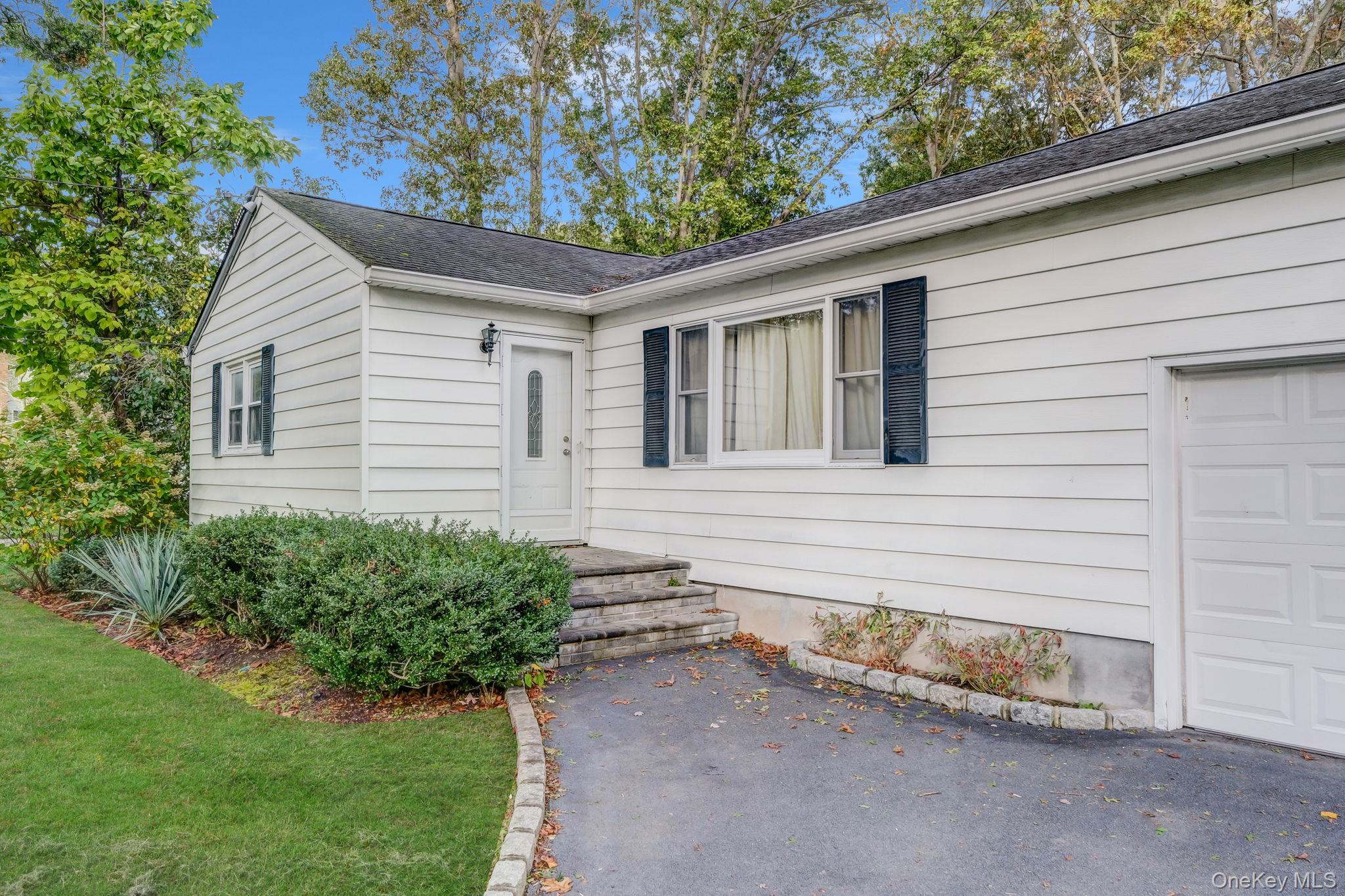 #4 photo, 175 Pleasant Street, Ronkonkoma , NY 11779