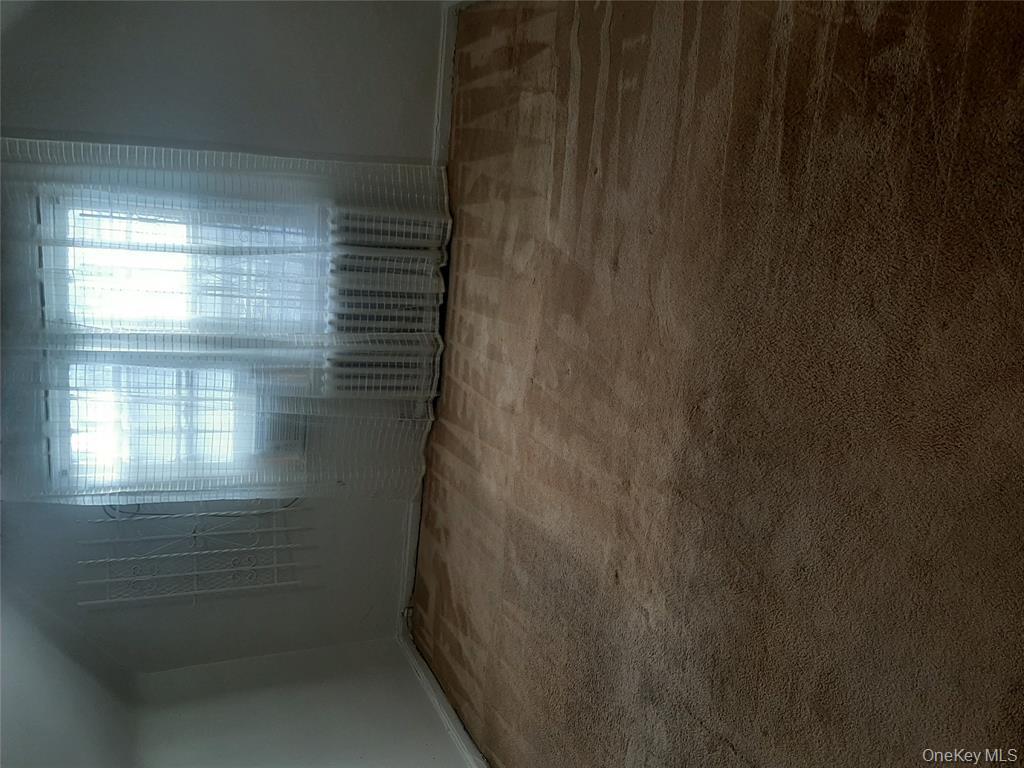 #3 photo, 130-55 218th Street, クイーンズ区 Laurelton , NY 11413