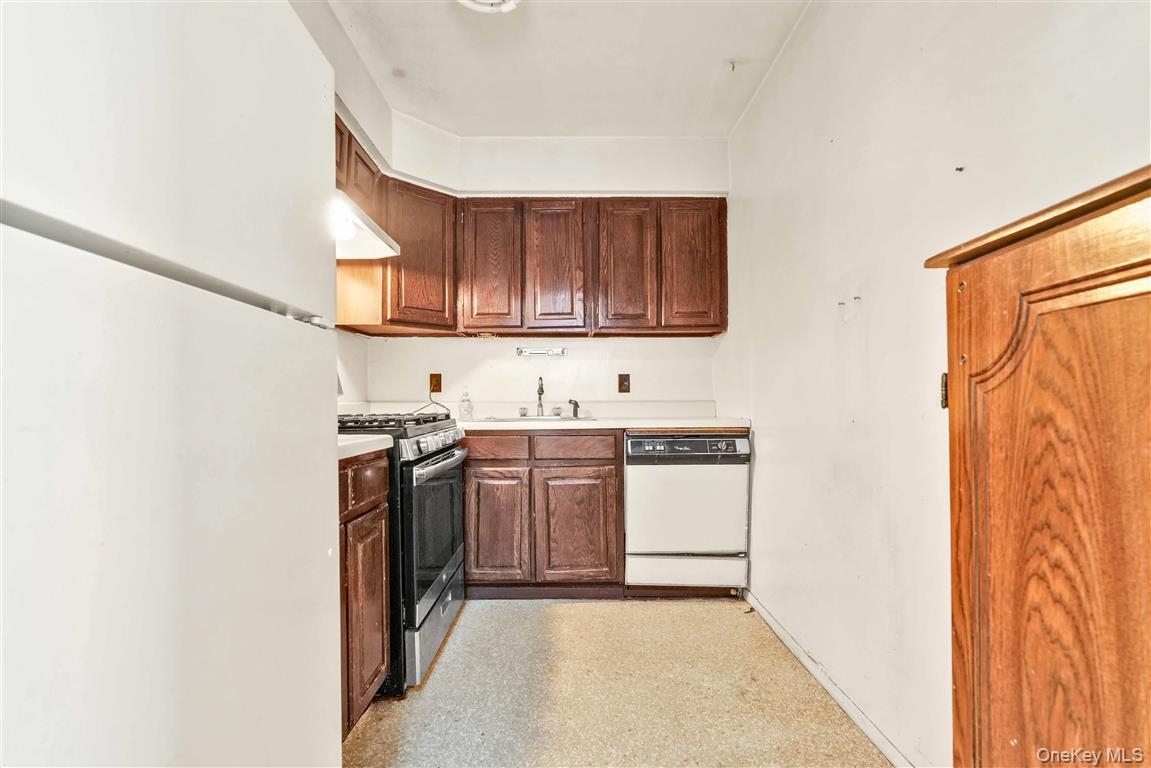 #14 photo, 111-09A 62 Drive, クイーンズ区 Forest Hills , NY 11385