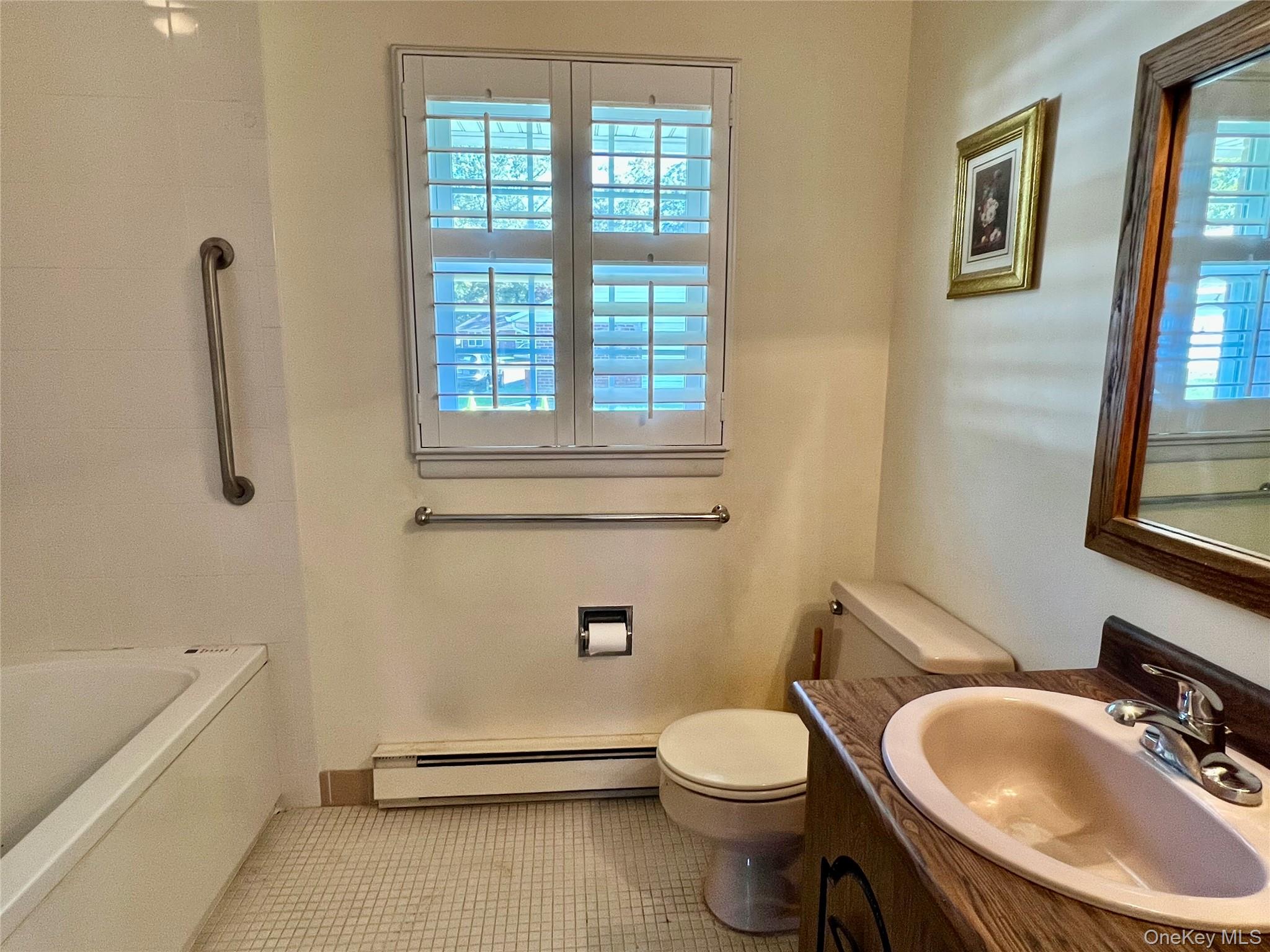 #13 photo, 22B Guilford Court, サフォーク郡 Ridge , NY 11961