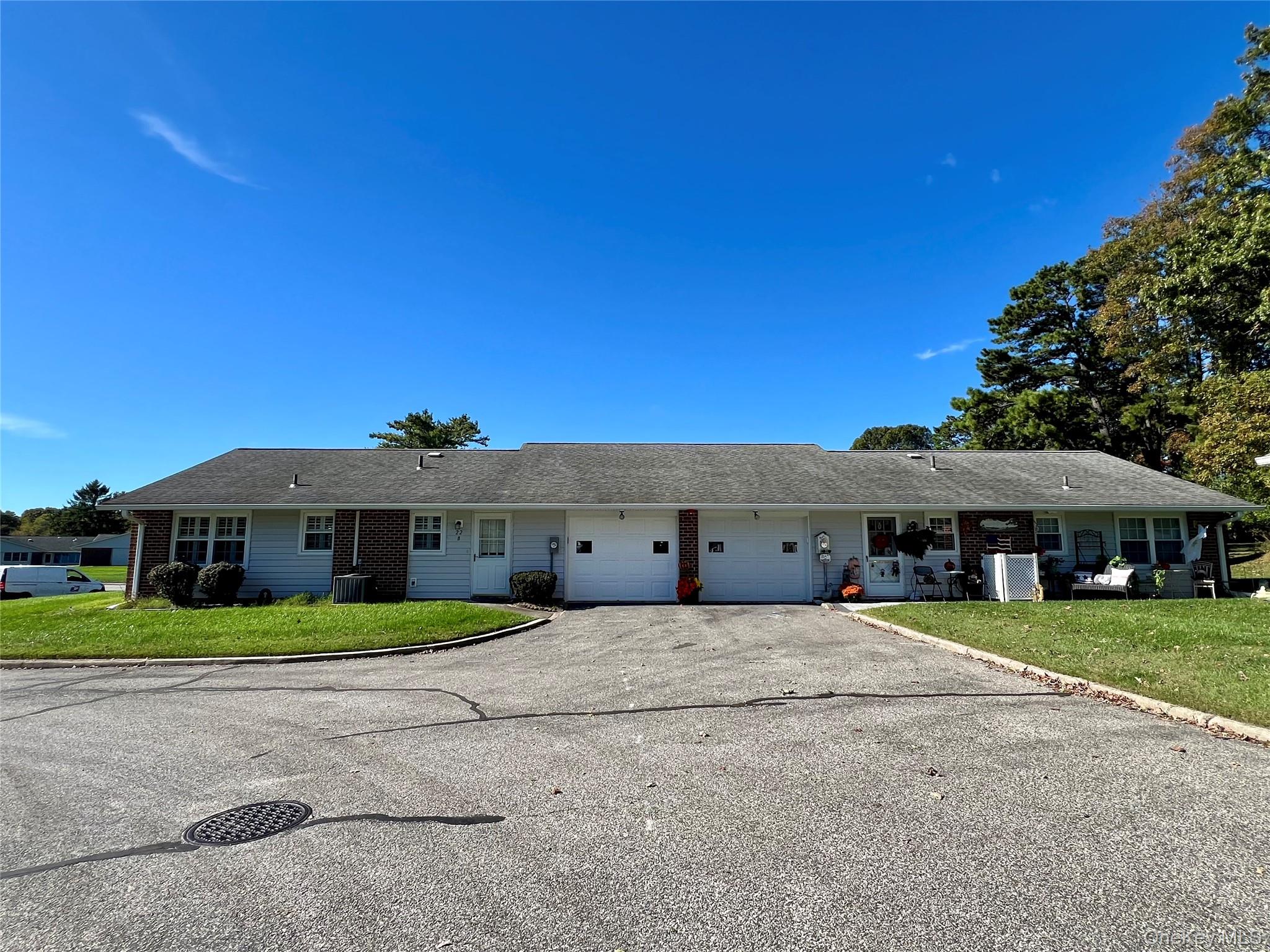 #5 photo, 22B Guilford Court, サフォーク郡 Ridge , NY 11961