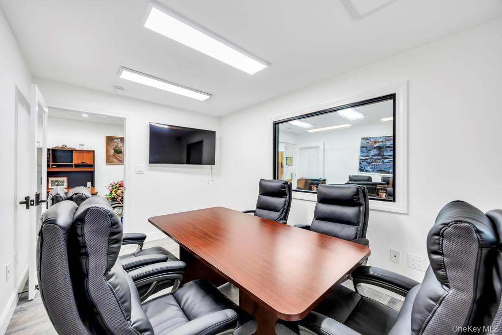 #18 photo, 51 N Broadway, ナッソー郡 Hicksville , NY 11801