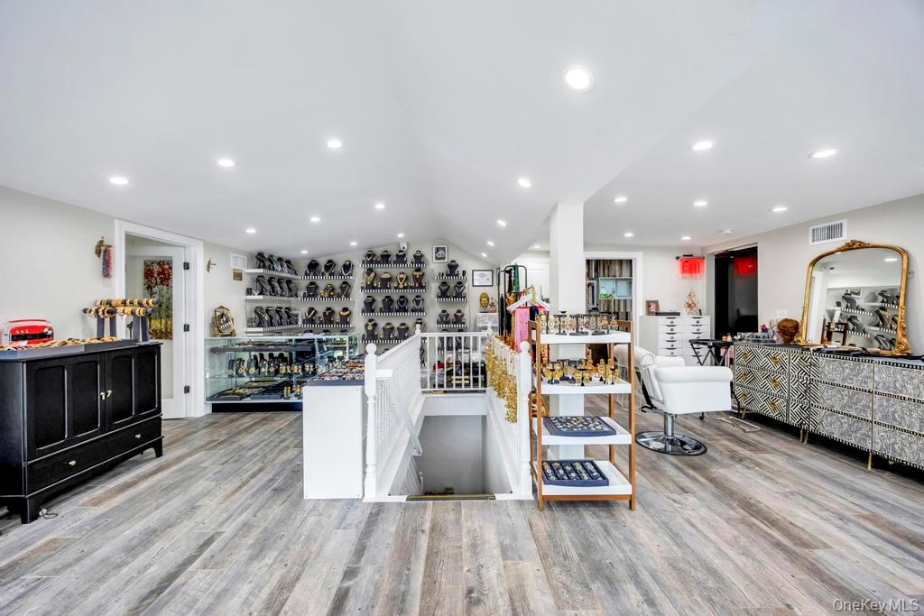 #4 photo, 51 N Broadway, ナッソー郡 Hicksville , NY 11801