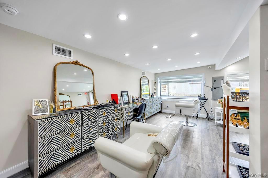 #8 photo, 51 N Broadway, ナッソー郡 Hicksville , NY 11801