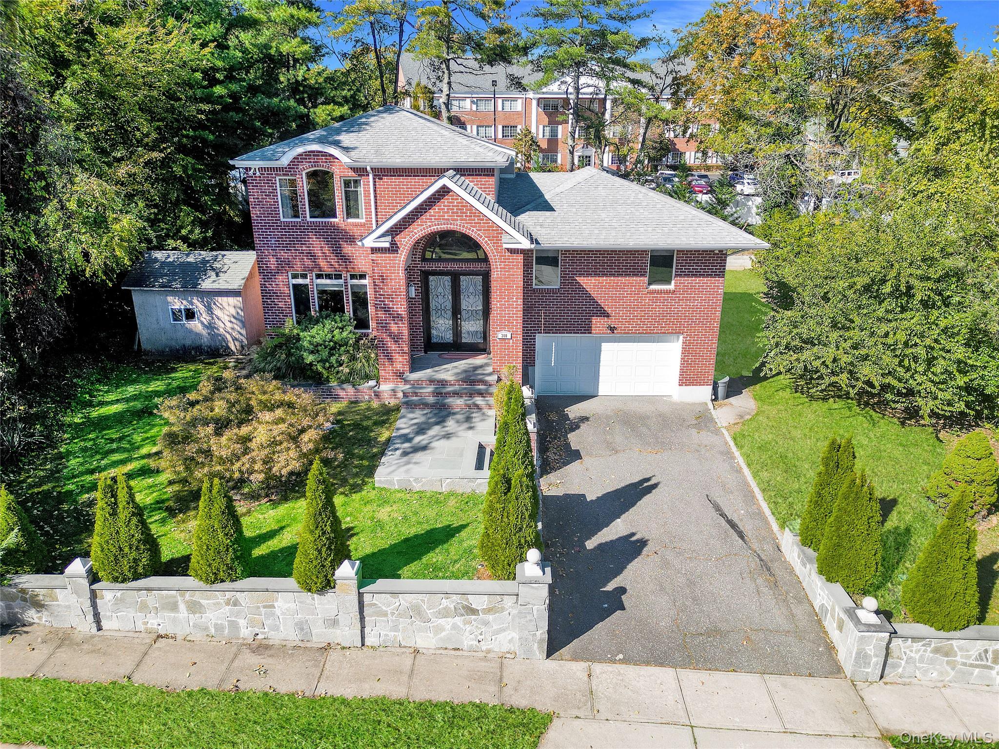 #1 photo, 300 Ellen Place, ナッソー郡 Jericho , NY 11753