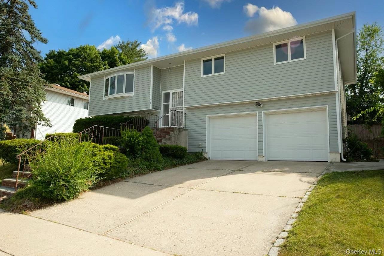 #1 photo, 61 Beaumont Drive, ナッソー郡 Plainview , NY 11803