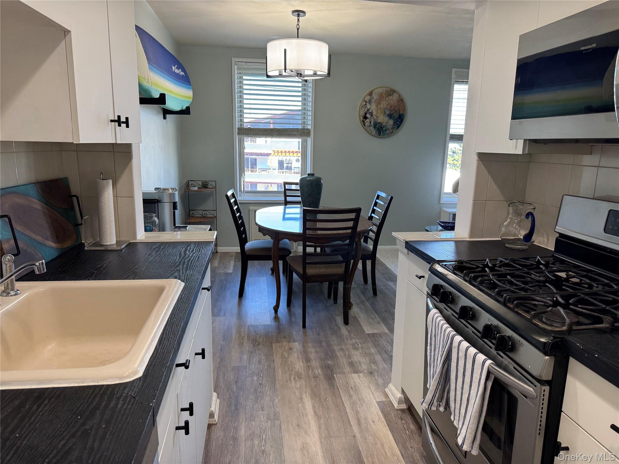 #3 photo, 560 W Broadway, ナッソー郡 Long Beach , NY 11561