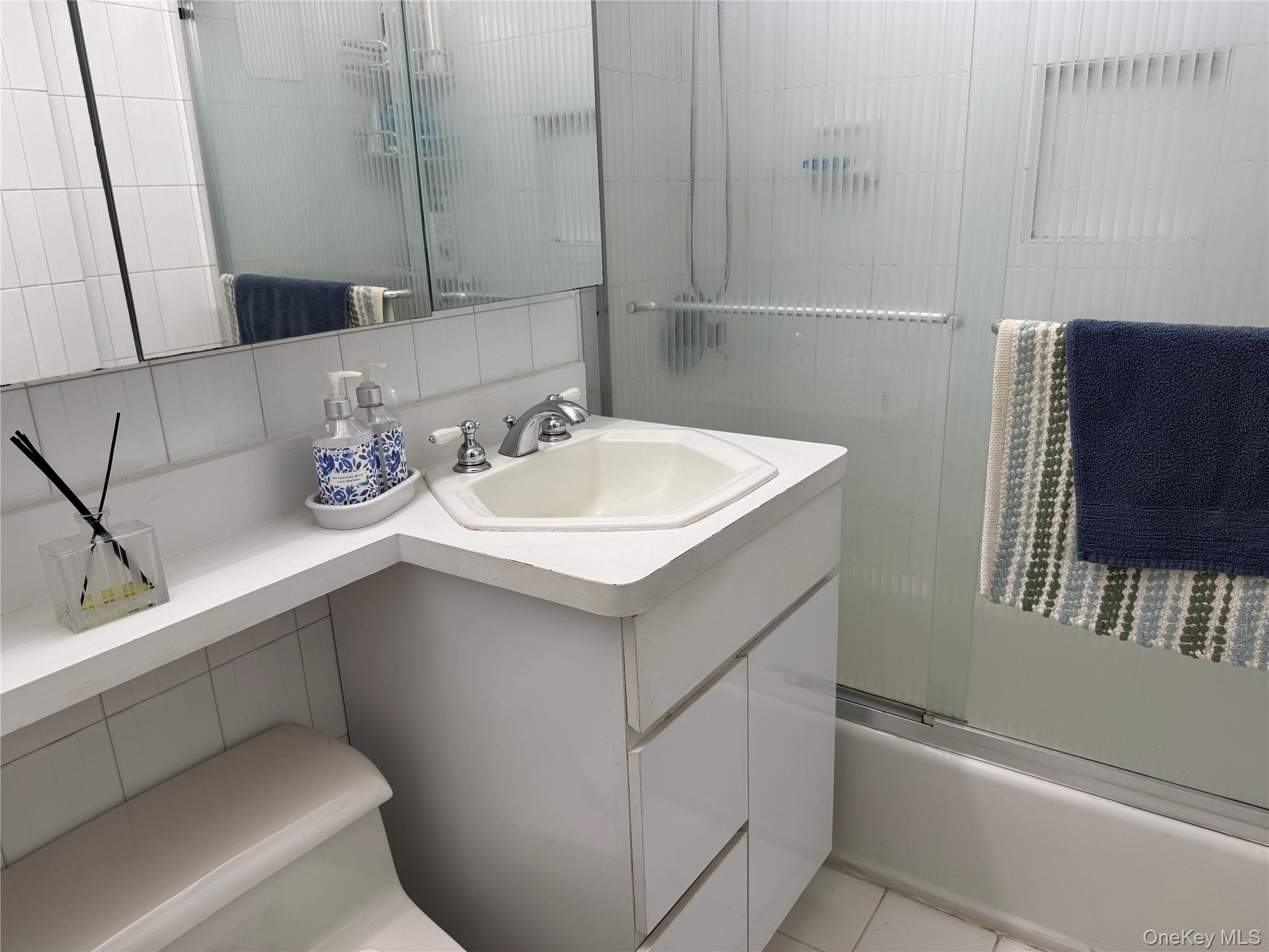 #9 photo, 560 W Broadway, ナッソー郡 Long Beach , NY 11561