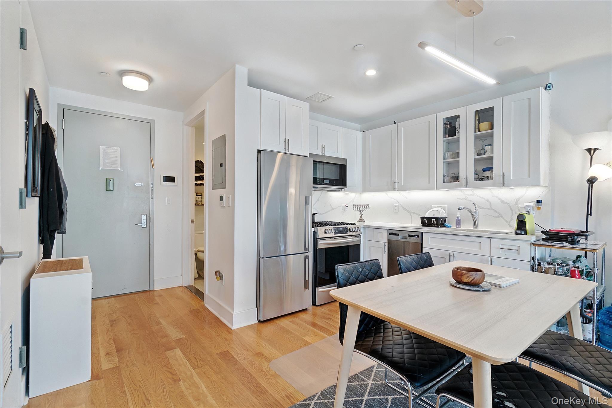 #4 photo, 163 Beach 96th Street, クイーンズ区 Rockaway Beach , NY 11693