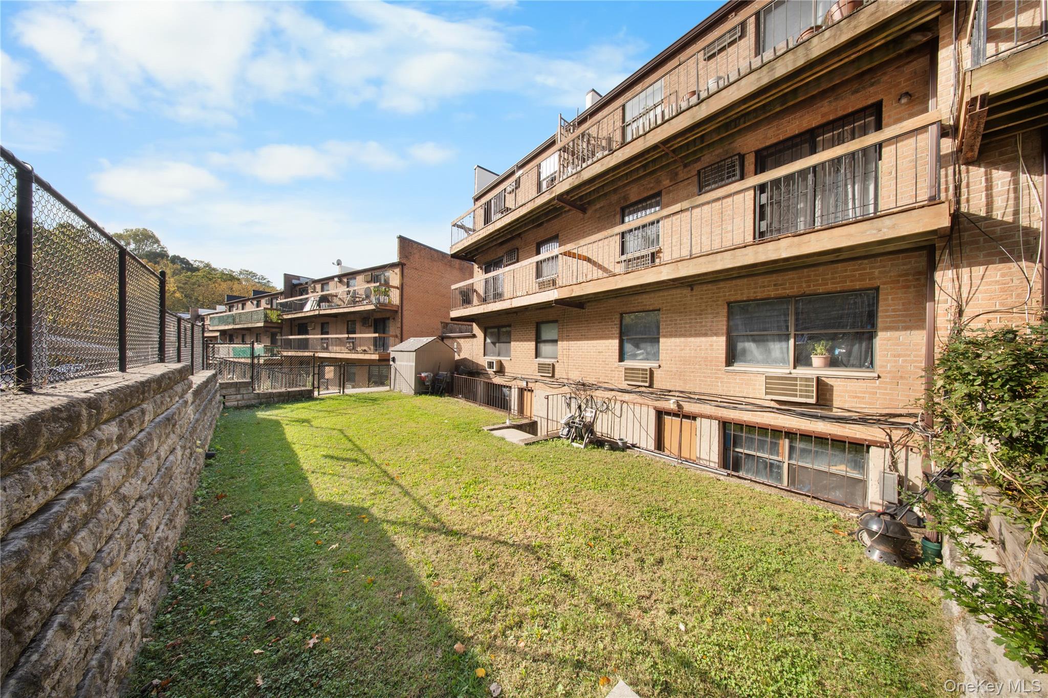 #5 photo, 240-22 70th Avenue, クイーンズ区 Little Neck , NY 11362