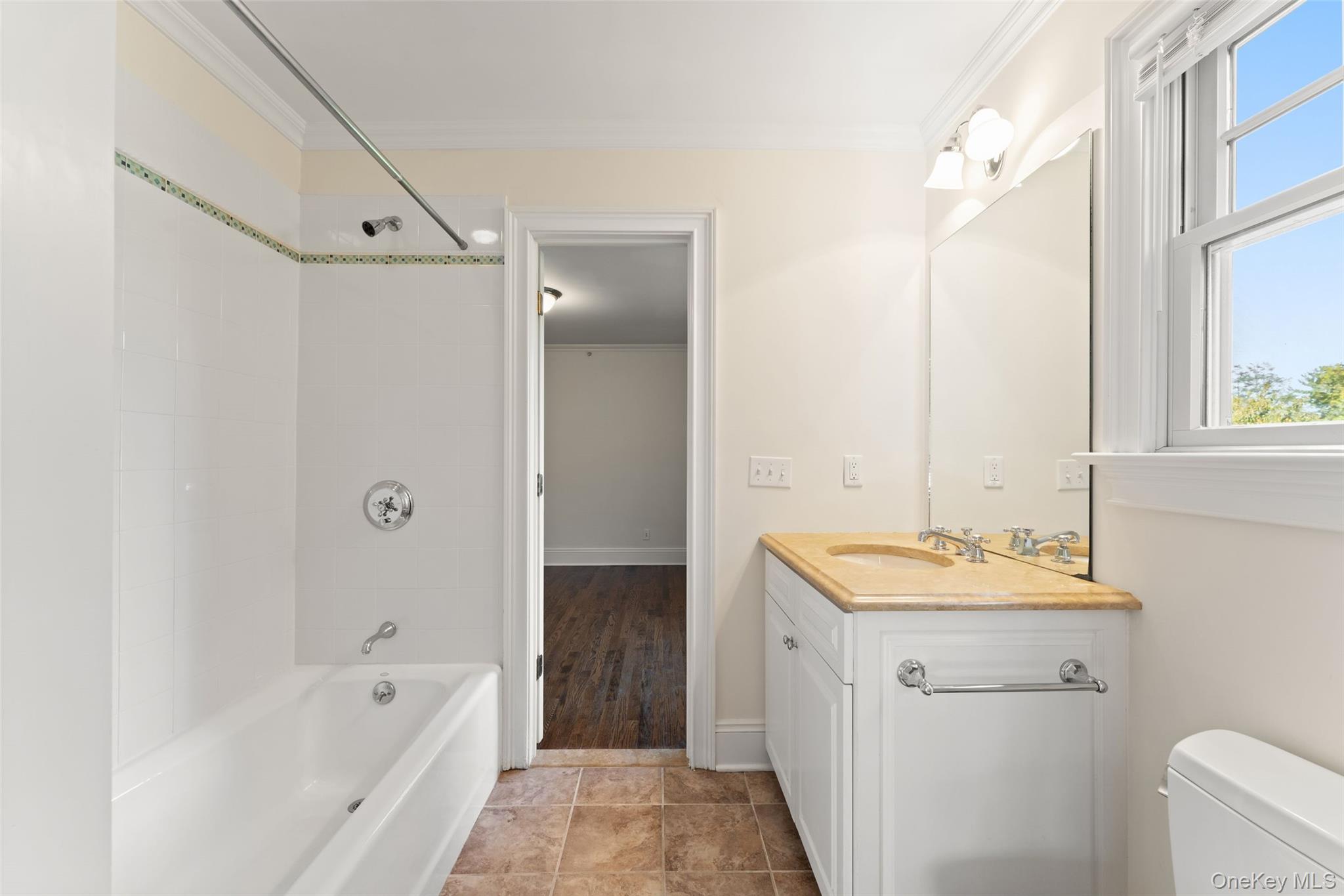 #11 photo, 53 Highfield Road, Harrison , NY 10528