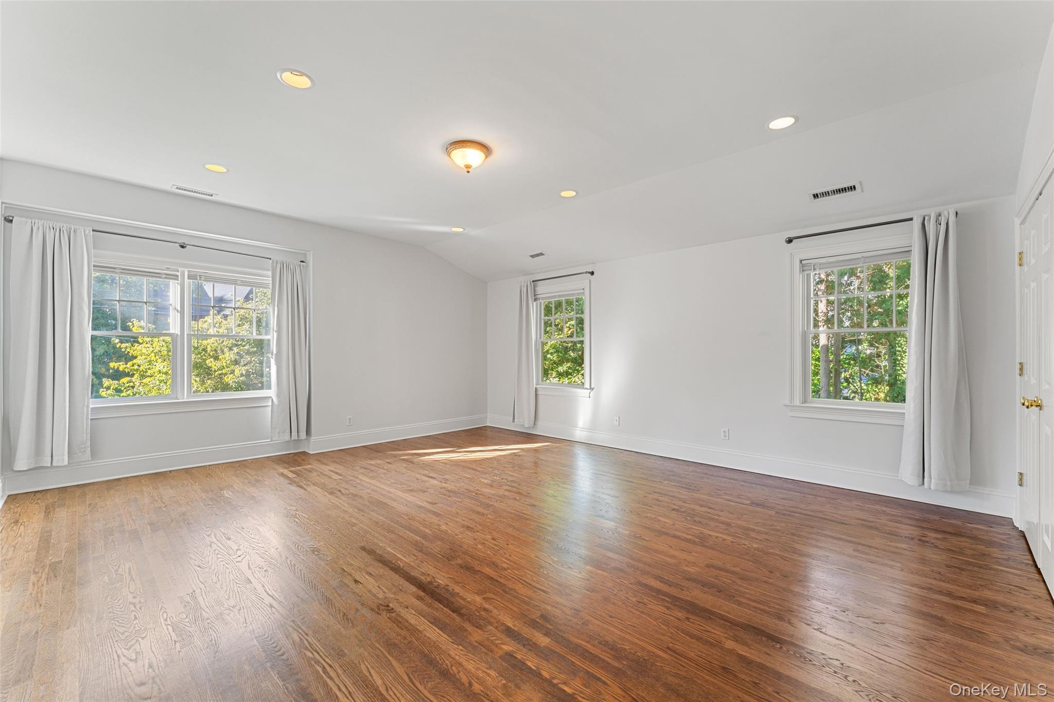 #15 photo, 53 Highfield Road, Harrison , NY 10528