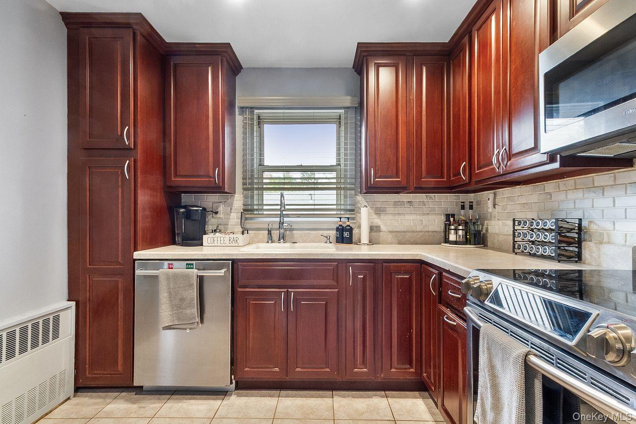 #12 photo, 84 Charter Circle, Ossining , NY 10562