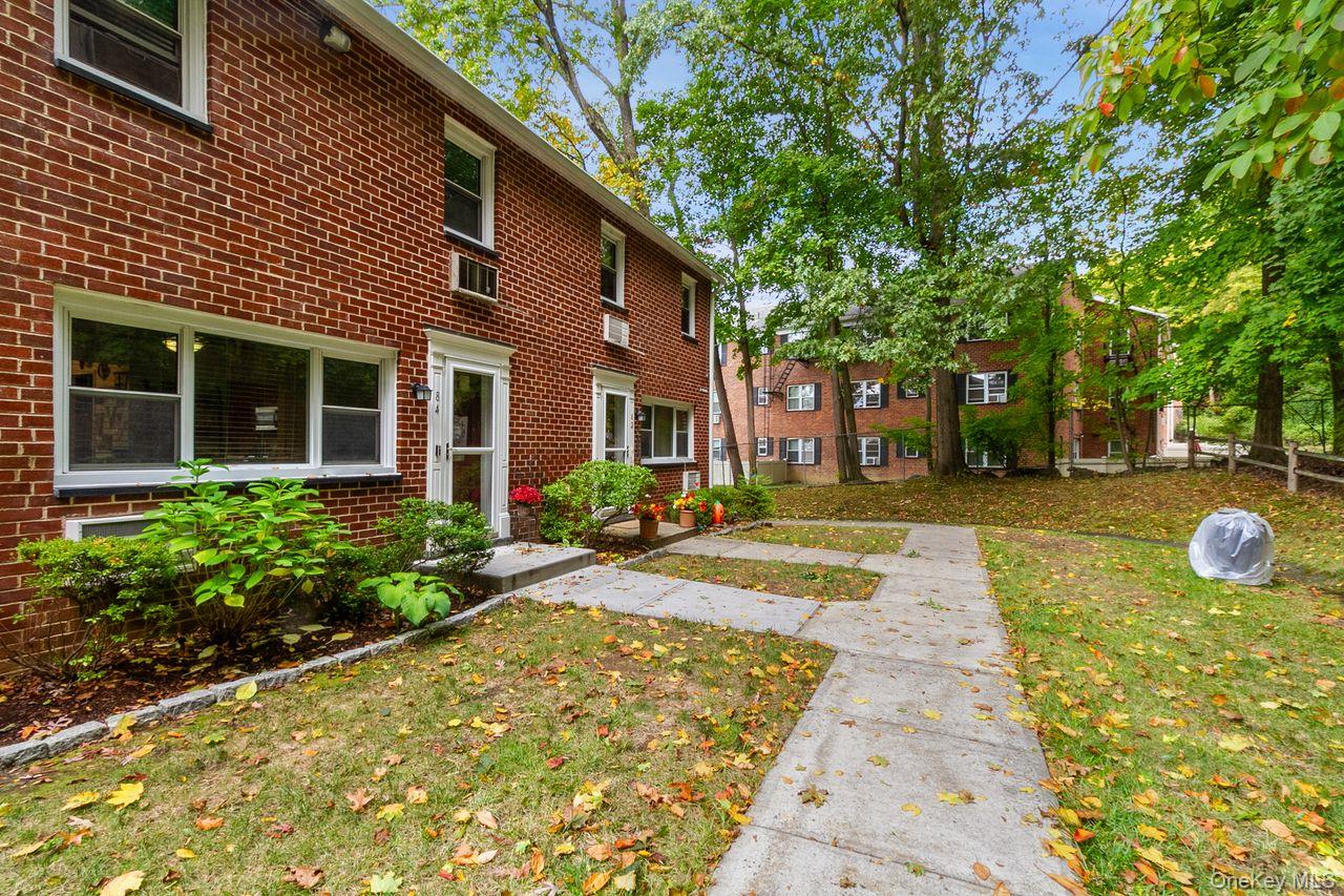 #2 photo, 84 Charter Circle, Ossining , NY 10562