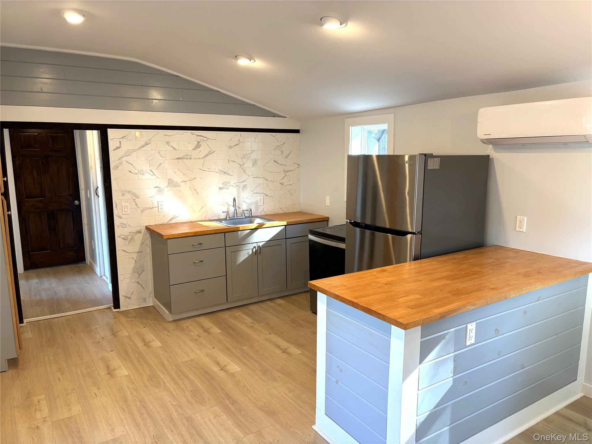 #8 photo, 351 County Route 19, Hudson , NY 12541