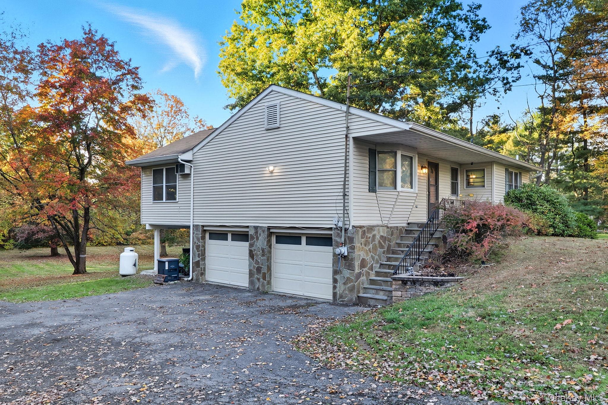 #4 photo, 16 Hamilton Drive, Hopewell Junction , NY 12533