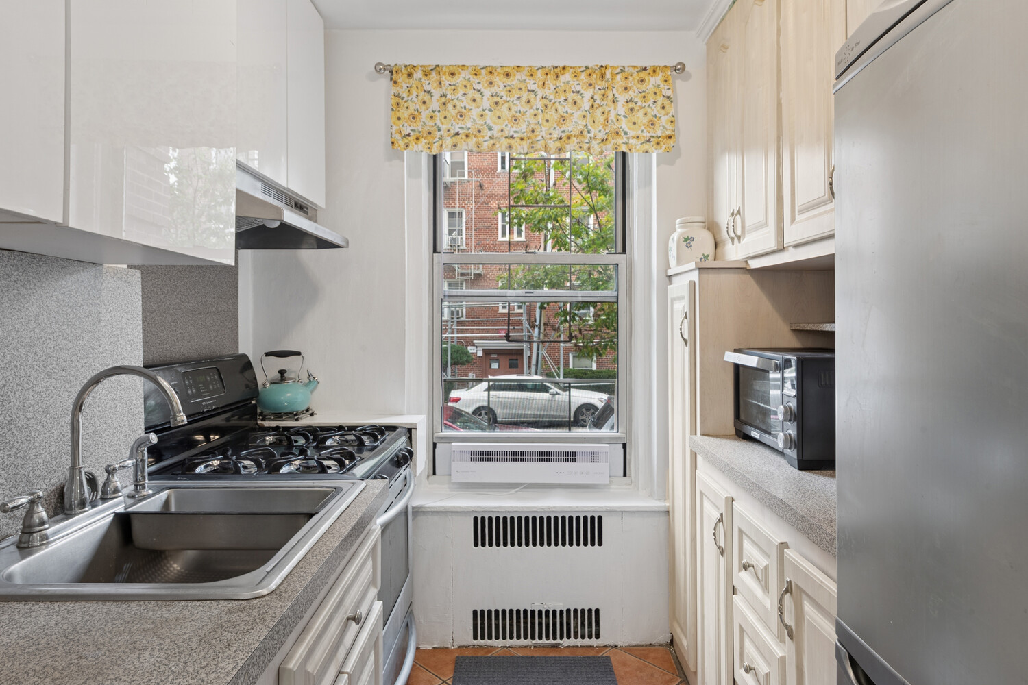 #5 photo, 69-09 108TH Street, クイーンズ区 Forest Hills , NY 11375