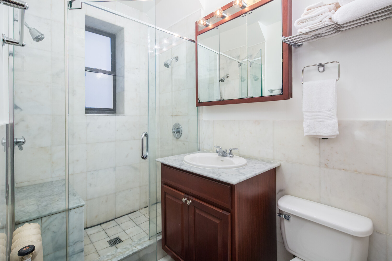 #4 photo, 225 EASTERN Parkway, ブルックリン区 Crown Heights , NY 11238