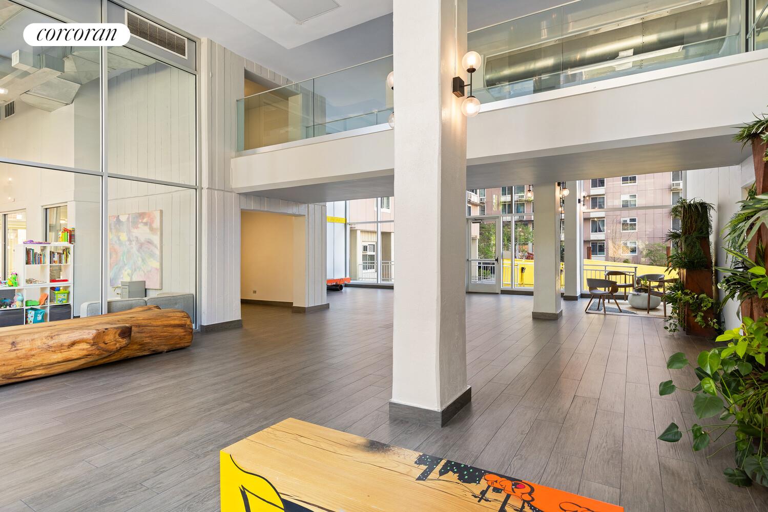 #24 photo, 555 MAIN Street, マンハッタン Roosevelt Island , NY 10044