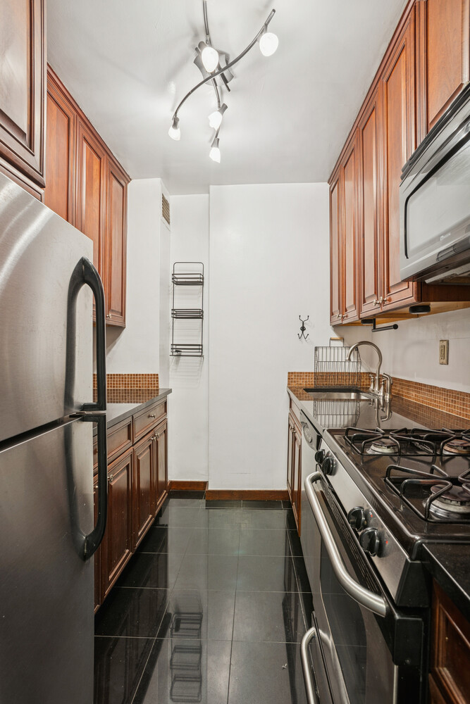 #3 photo, 392 CENTRAL Park W, Upper West Side , NY 10025