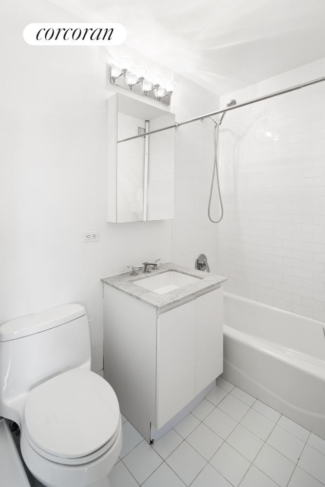 #7 photo, New York City, マンハッタン Hells Kitchen , NY 10019