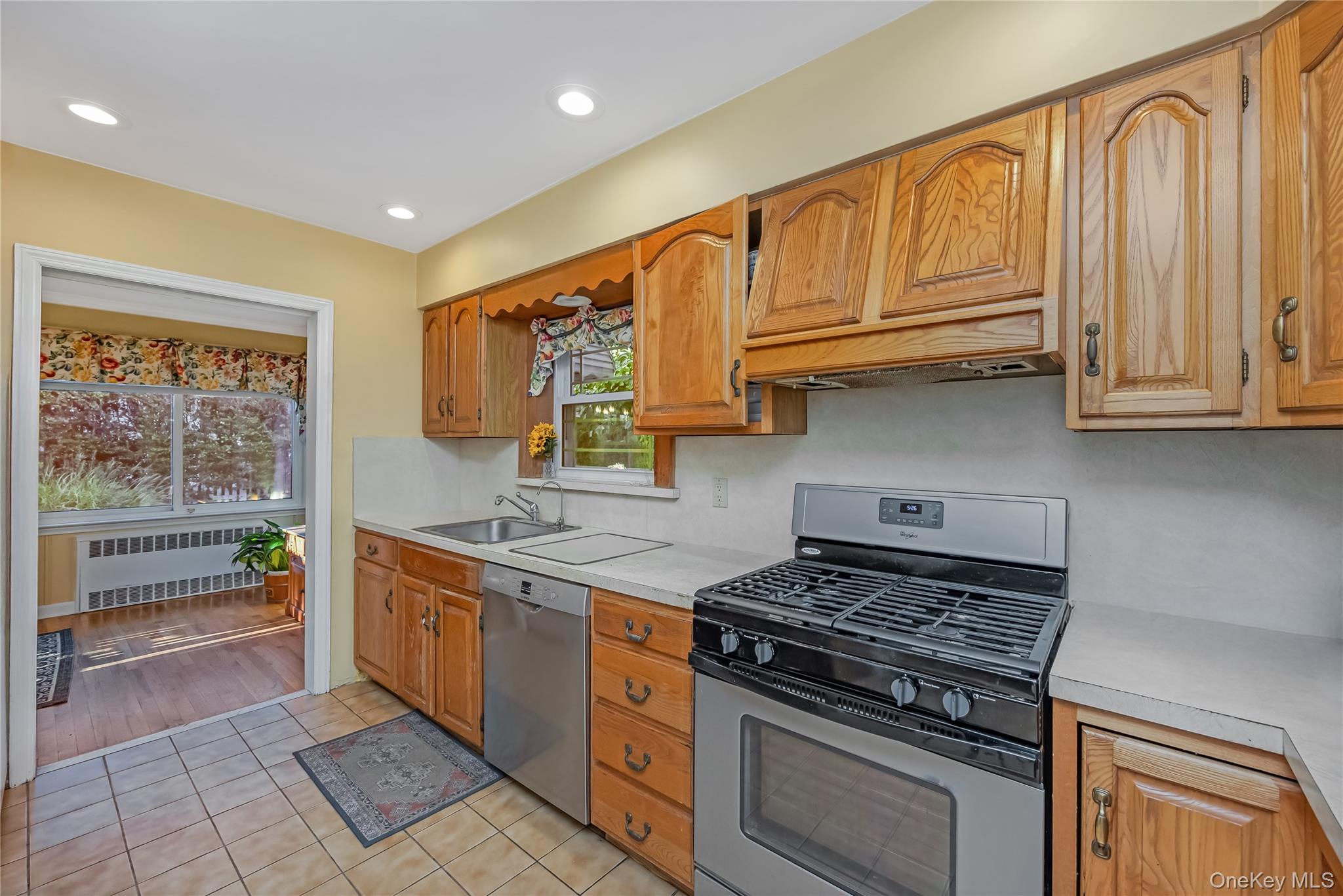 #13 photo, 15 Combes Avenue, ナッソー郡 Rockville Centre , NY 11570