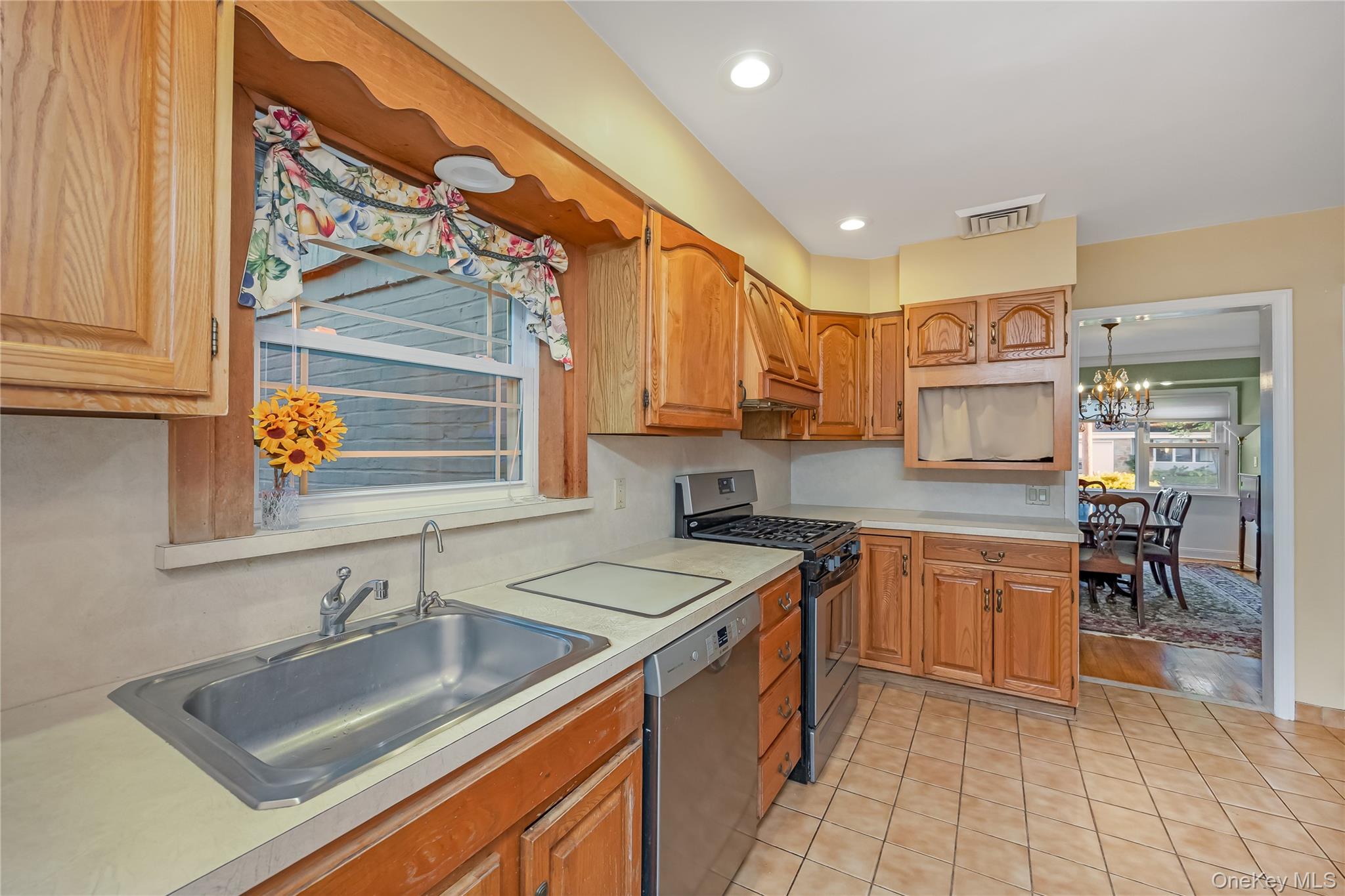 #14 photo, 15 Combes Avenue, ナッソー郡 Rockville Centre , NY 11570