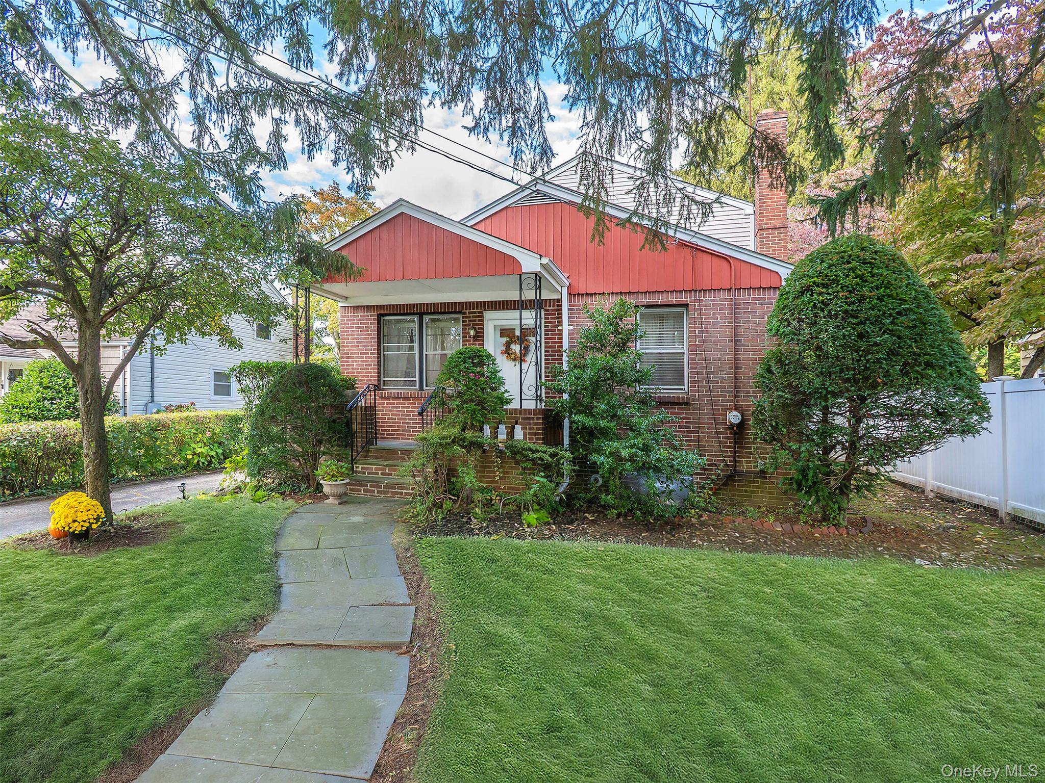 #1 photo, 8 Cambridge, ナッソー郡 Glen Cove , NY 11542