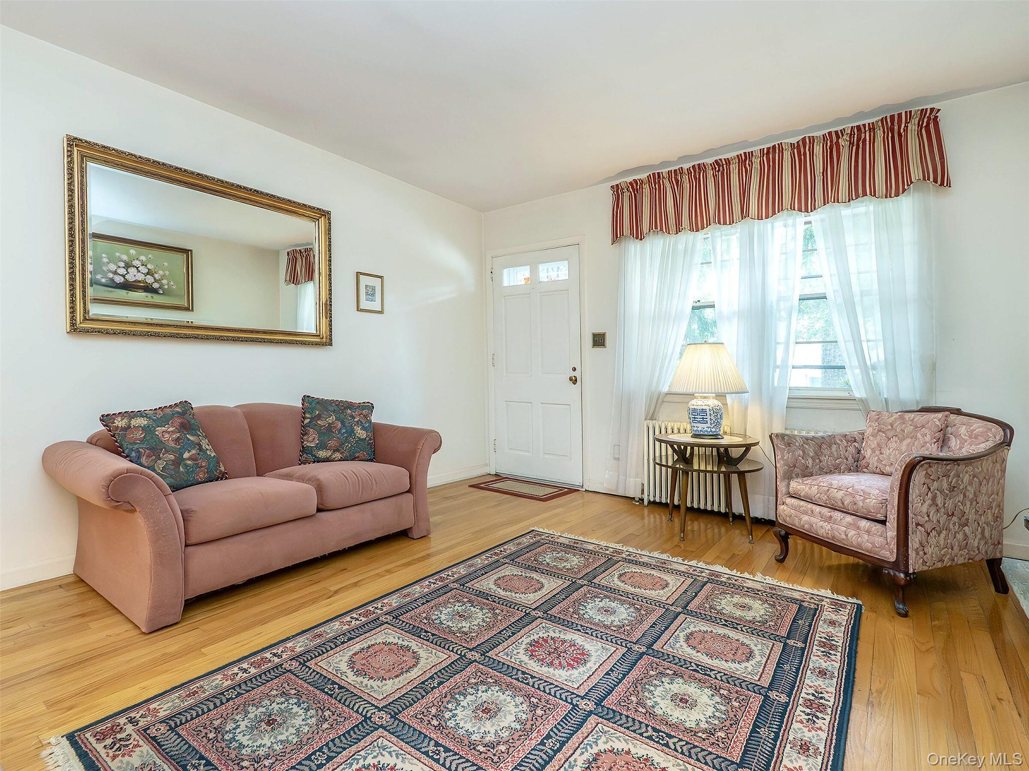 #4 photo, 8 Cambridge, ナッソー郡 Glen Cove , NY 11542