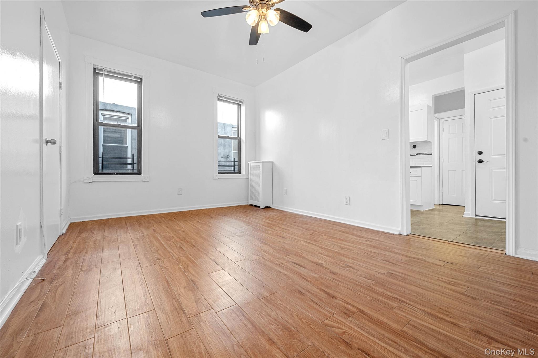 #3 photo, 933 Saratoga Avenue, הברונקס Brooklyn , NY 11212