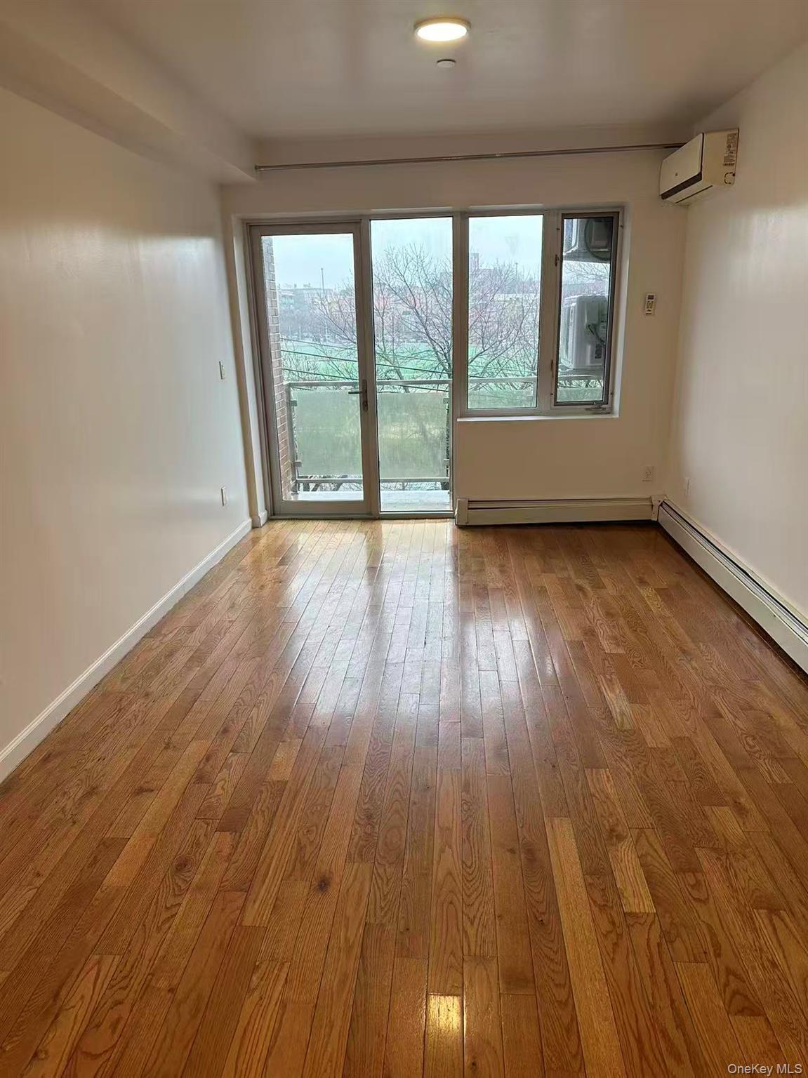 #12 photo, 32-24 137th Street, クイーンズ区 Flushing , NY 11354