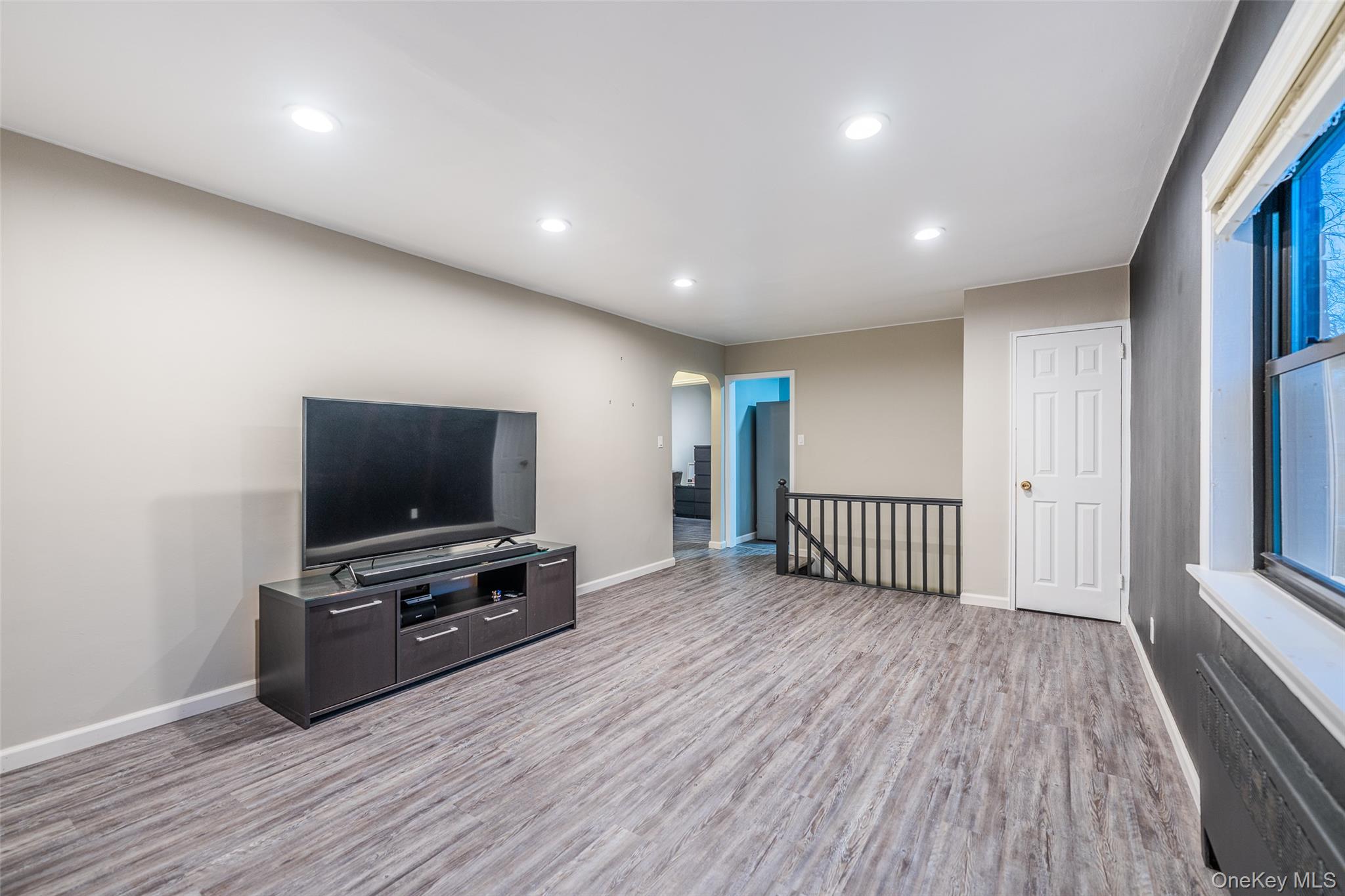 #11 photo, 220-16 73 Avenue, Куинс ‖ Bayside , NY 11364