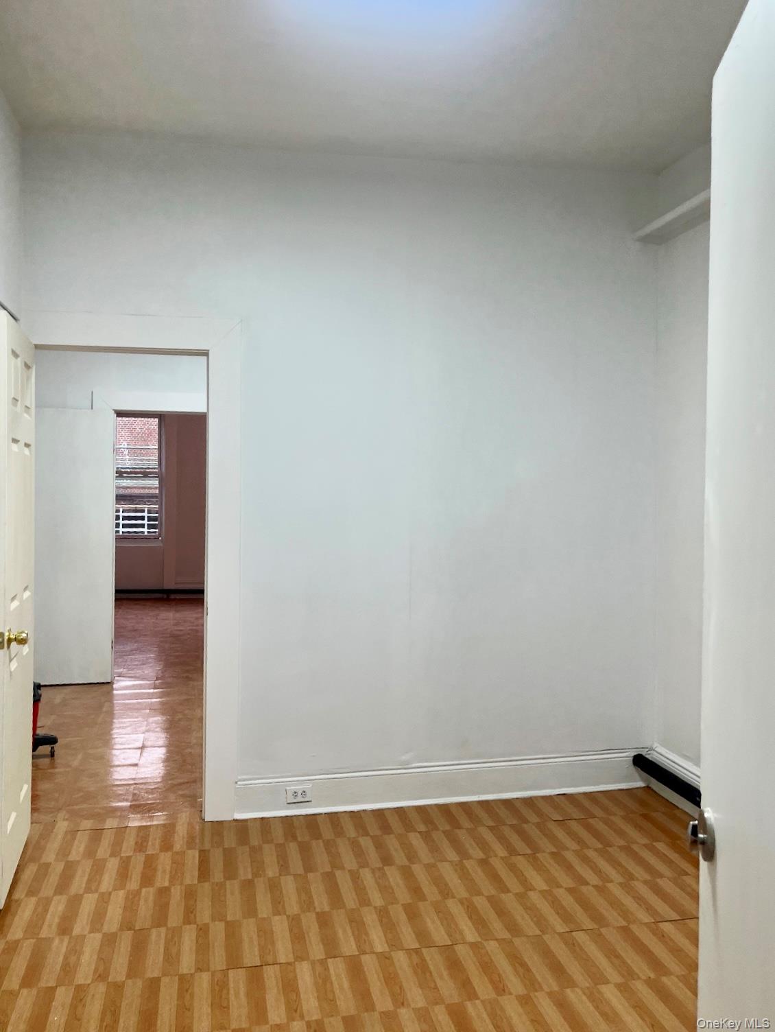 #4 photo, 8815 Jamaica Avenue, クイーンズ区 Woodhaven , NY 11421