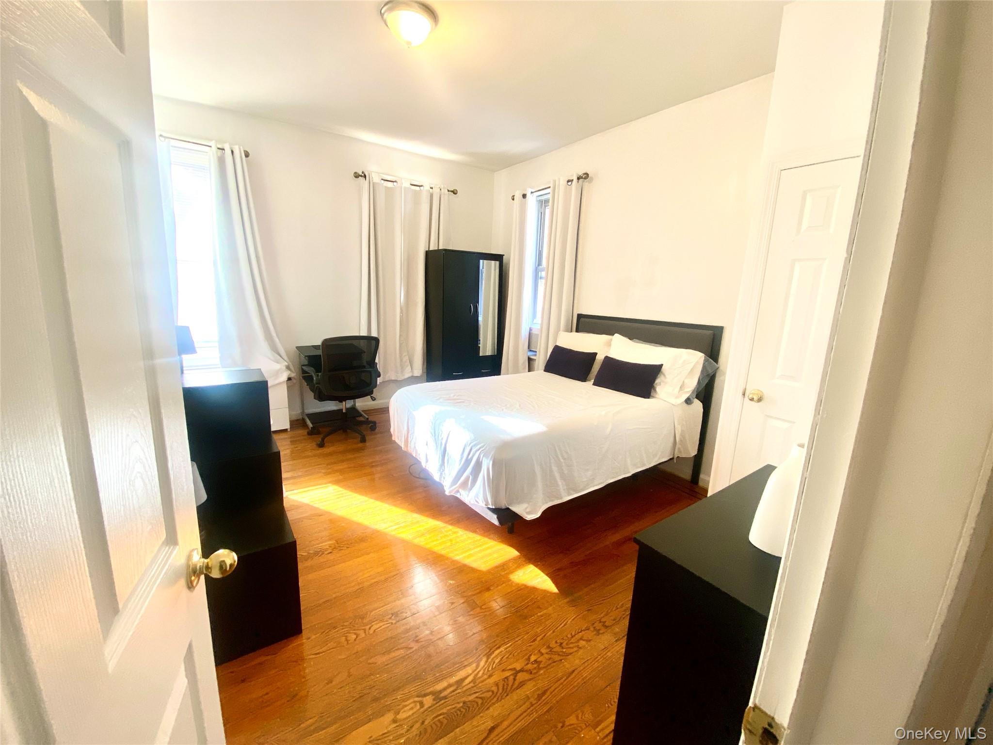 #2 photo, 92-02 37 Street, クイーンズ区 Jackson Heights , NY 11372