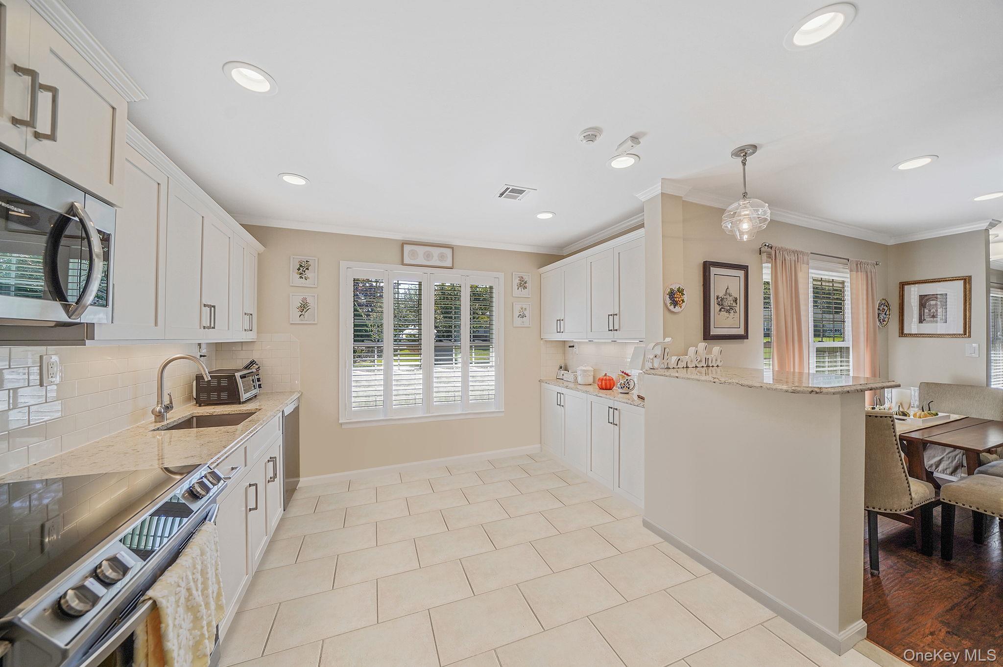 #10 photo, 449 Arlington Drive, サフォーク郡 Ridge , NY 11961