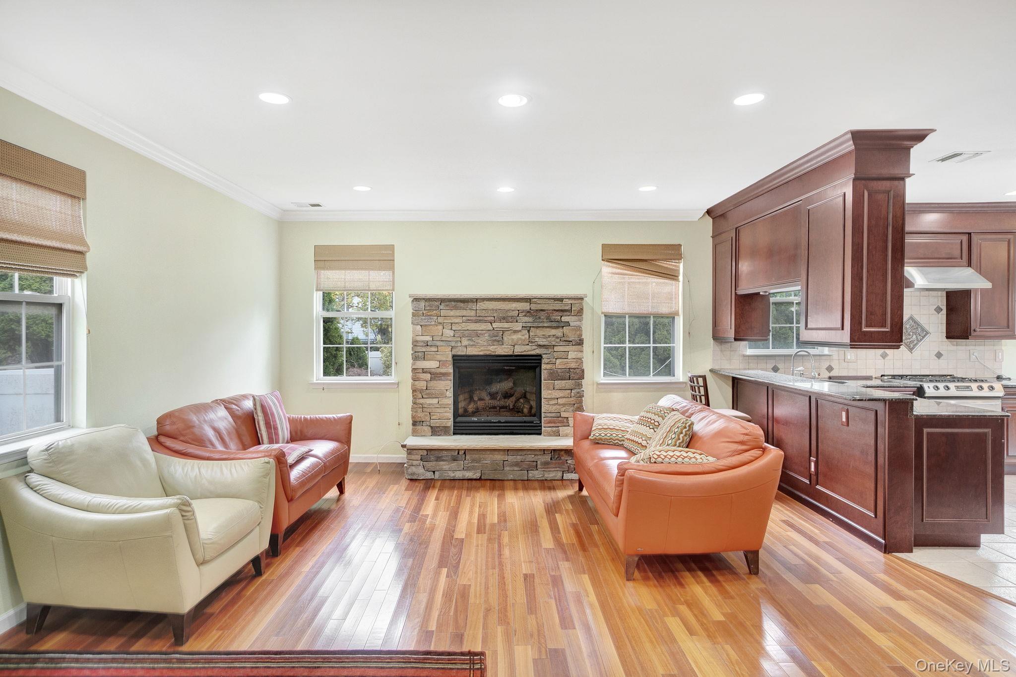 #10 photo, 172 Cranberry Court, サフォーク郡 Huntington , NY 11747