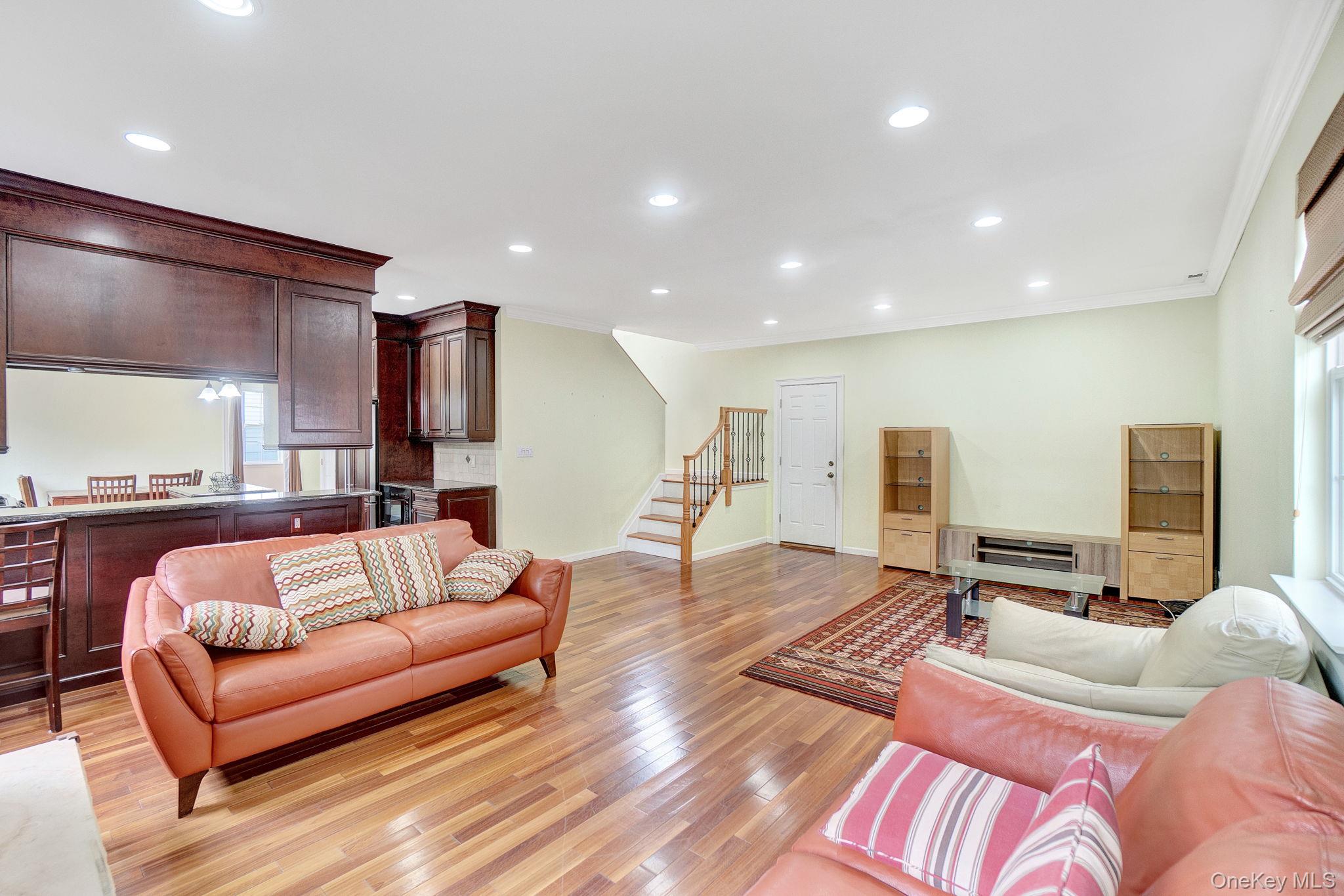 #11 photo, 172 Cranberry Court, サフォーク郡 Huntington , NY 11747