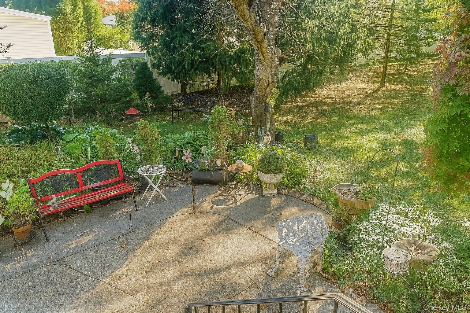 #12 photo, 2 Flower Hill Lane, Bay Shore , NY 11706