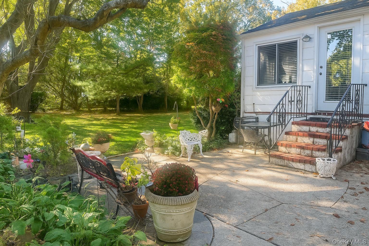 #13 photo, 2 Flower Hill Lane, Bay Shore , NY 11706