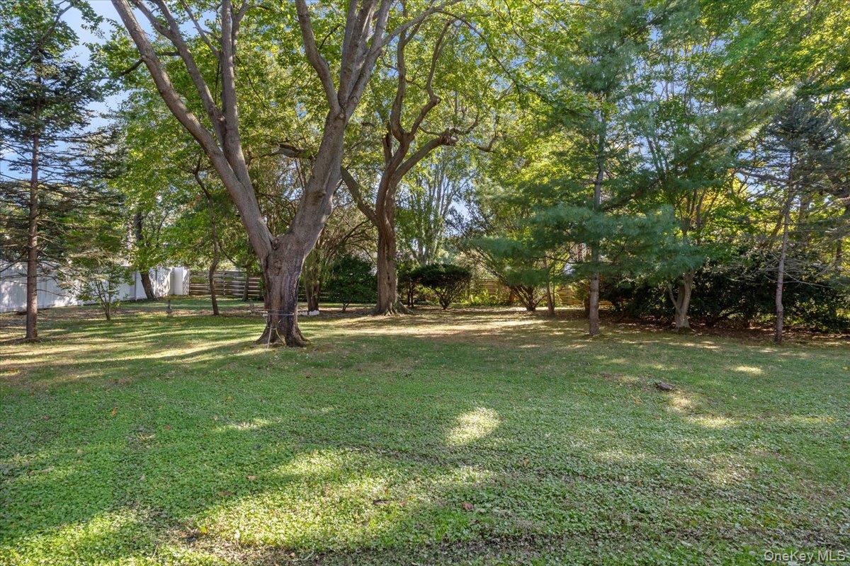 #14 photo, 2 Flower Hill Lane, Bay Shore , NY 11706