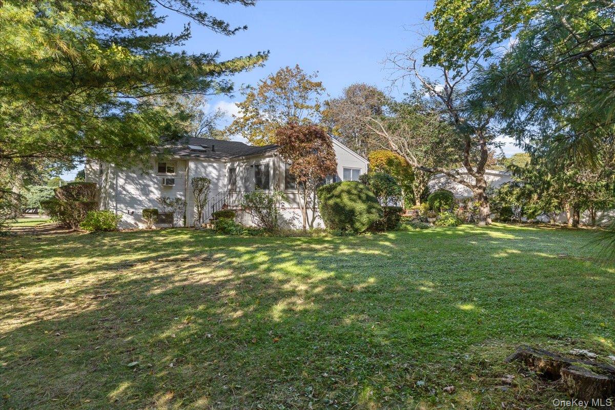 #15 photo, 2 Flower Hill Lane, Bay Shore , NY 11706