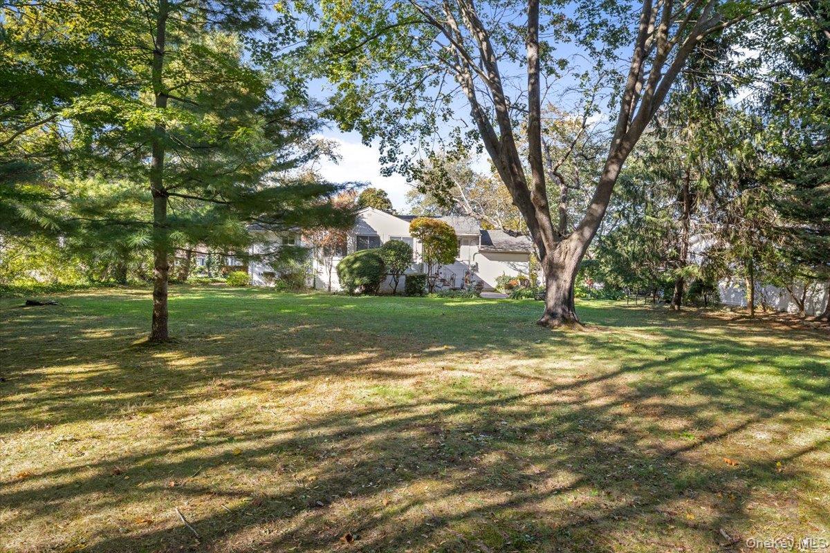 #16 photo, 2 Flower Hill Lane, Bay Shore , NY 11706