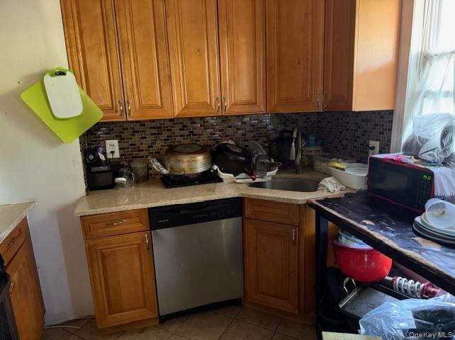 #3 photo, 646 E 230th Street, ブロンクス区 Bronx , NY 10466