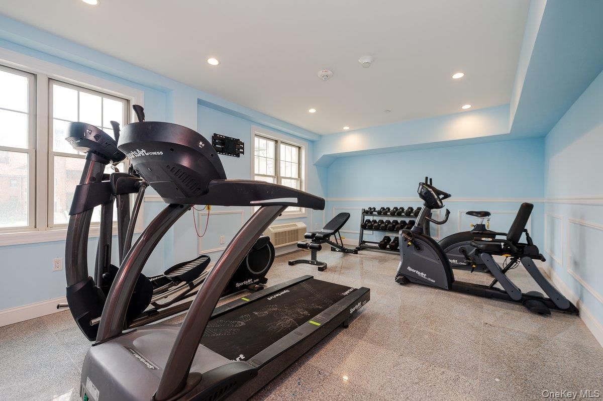 #20 photo, 661 W Broadway, ナッソー郡 Long Beach , NY 11561