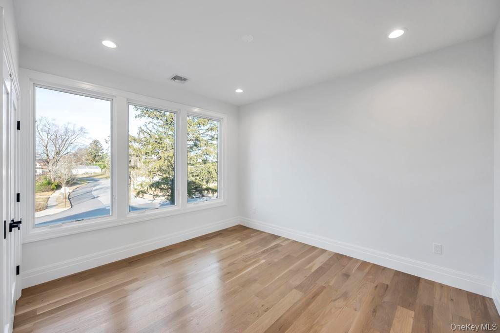 #20 photo, 51 Stephen Drive, Plainview , NY 11803