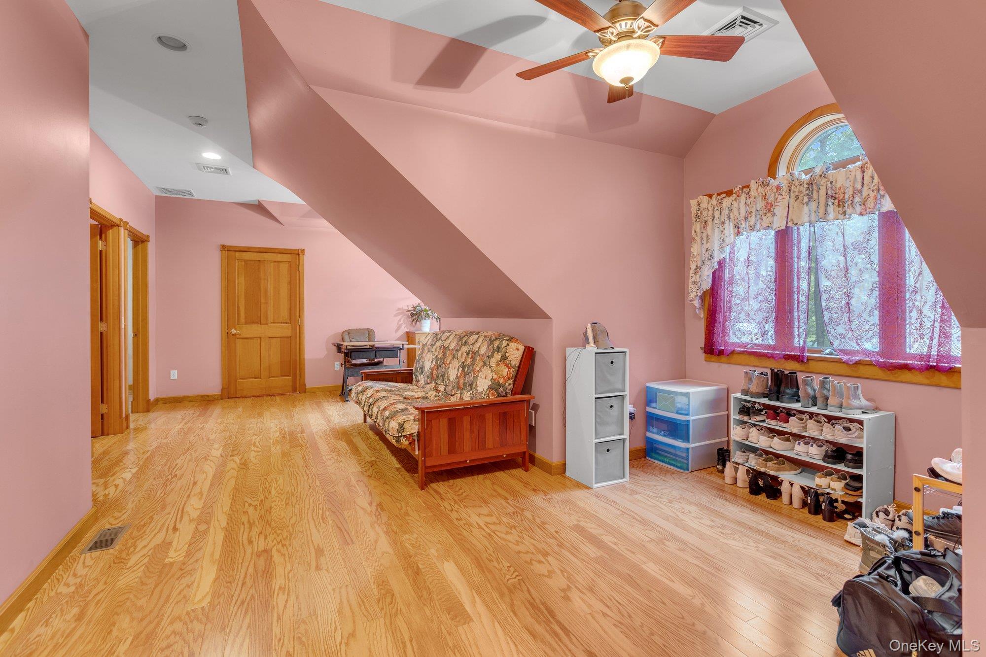 #17 photo, 501 Wading River Road, サフォーク郡 Manorville , NY 11949